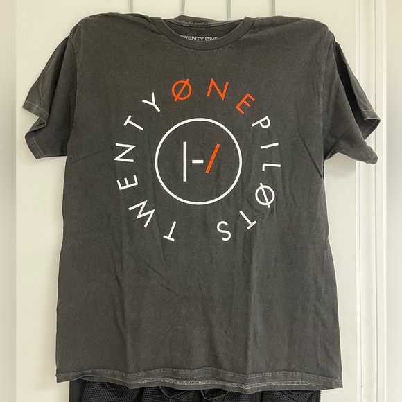 Twenty One Pilots Blurry Face Era Band T-shirt - Picture 1 of 5